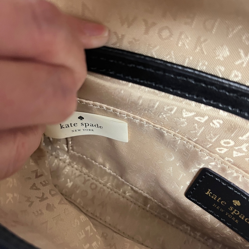 Kate Spade EUC Black and Cream Woven Clutch, Magnetic closure, clean edges - Picture 10 of 11